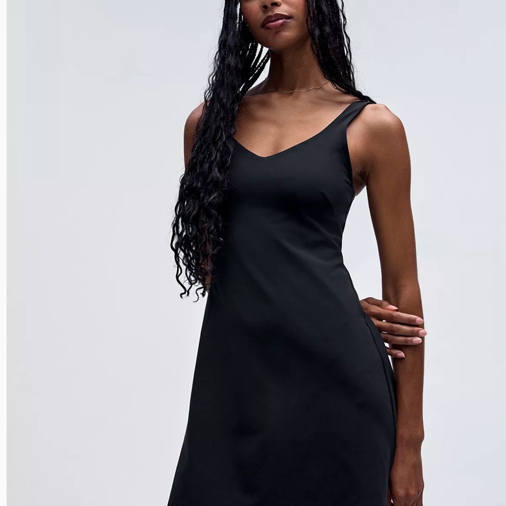 Elegant Black Sleeveless Dress